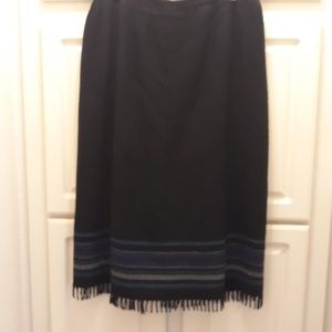 Lovely fringed-bottom Skirt